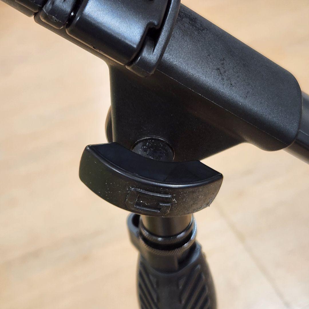 gator マイクスタンド 三脚式 黒と赤