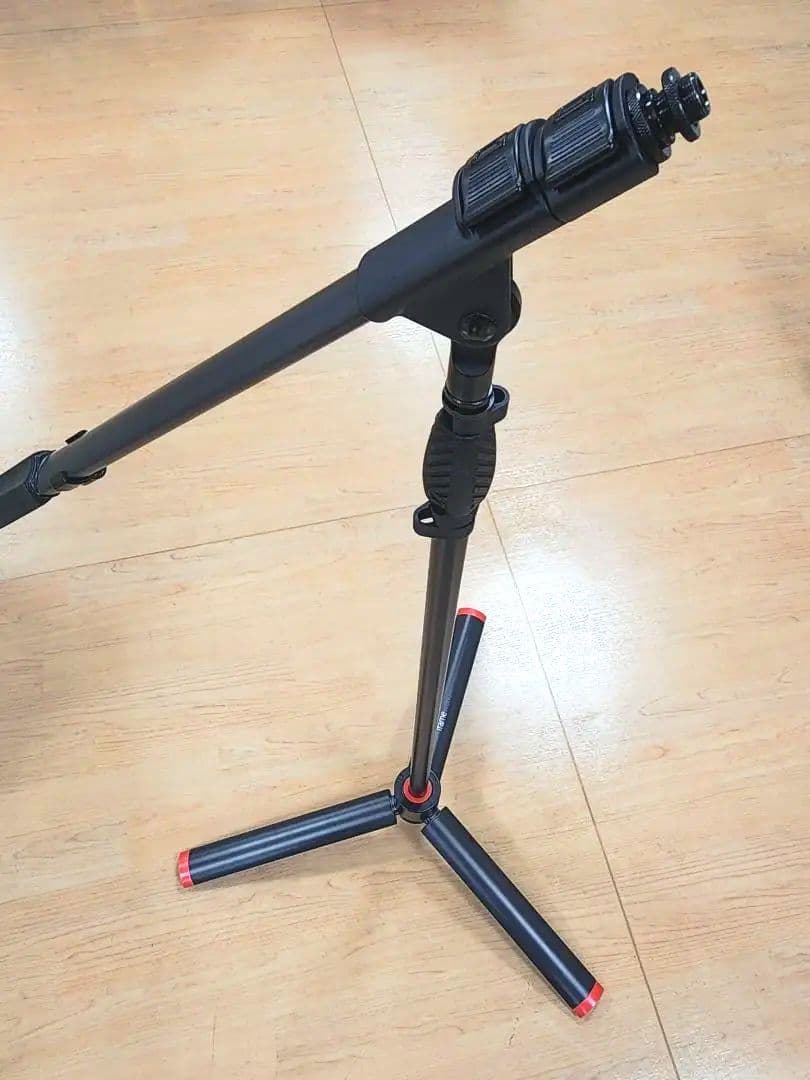gator マイクスタンド 三脚式 黒と赤