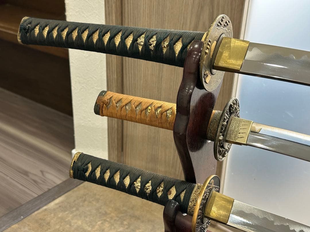 模造刀 3本セット（刀掛け付き）