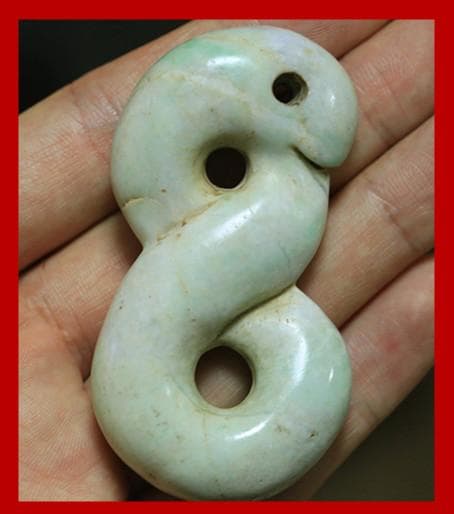 縄文期 極希少 糸魚川ろうかん翡翠異状蛇形勾玉 最高峰 古墳時代