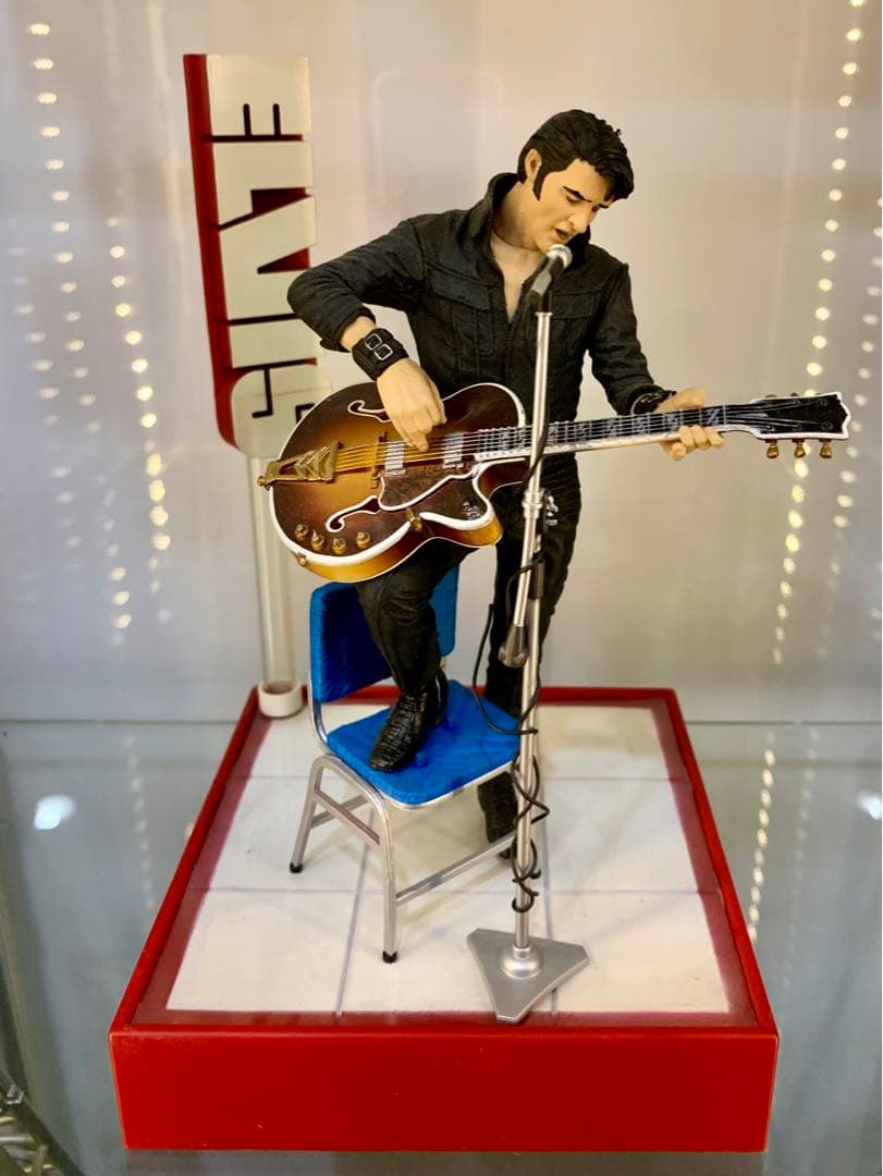 エルビス　プレスリー　フィギュア　マクファーレン　ELVIS PLESRY