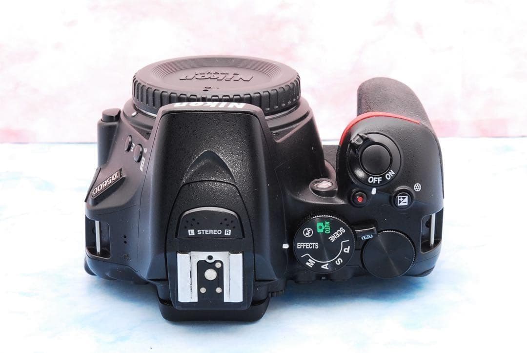 ✨Nikon D5600✨ショット数少✨一眼レフカメラ✨望遠レンズ付W