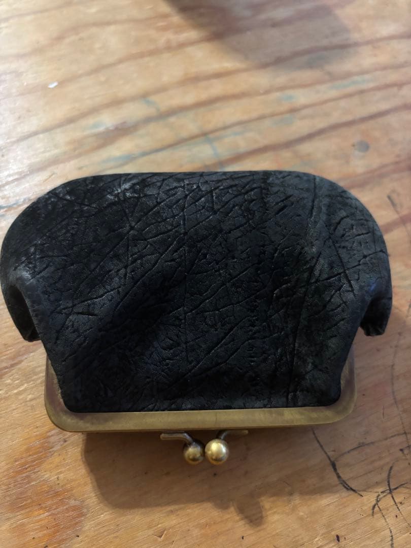 お値下げ依頼のためお値下げ！n25 カバの革。ブラックレザー がま口財布