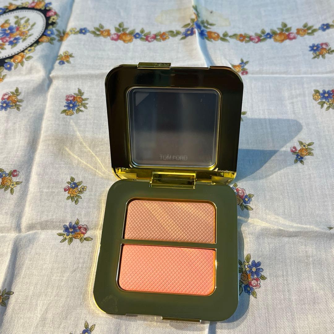 トムフォード TomFord Beauty シアーチーク デュオ 02A