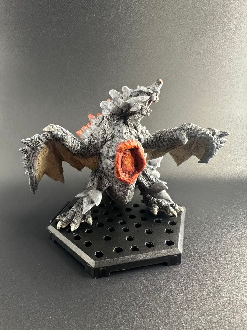 モンスターハンター　スタンダードモデル　フィギュア　辿異種グラビモス　鎧龍