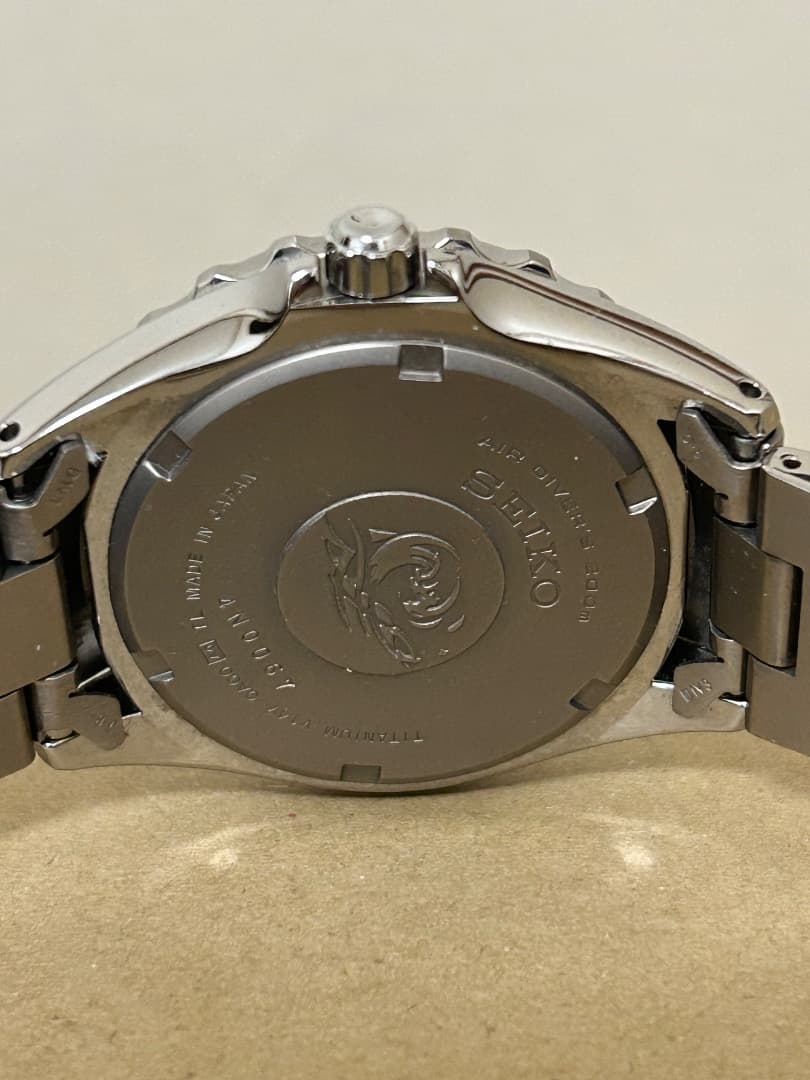 SEIKO V147 チタニウムソーラー　腕時計