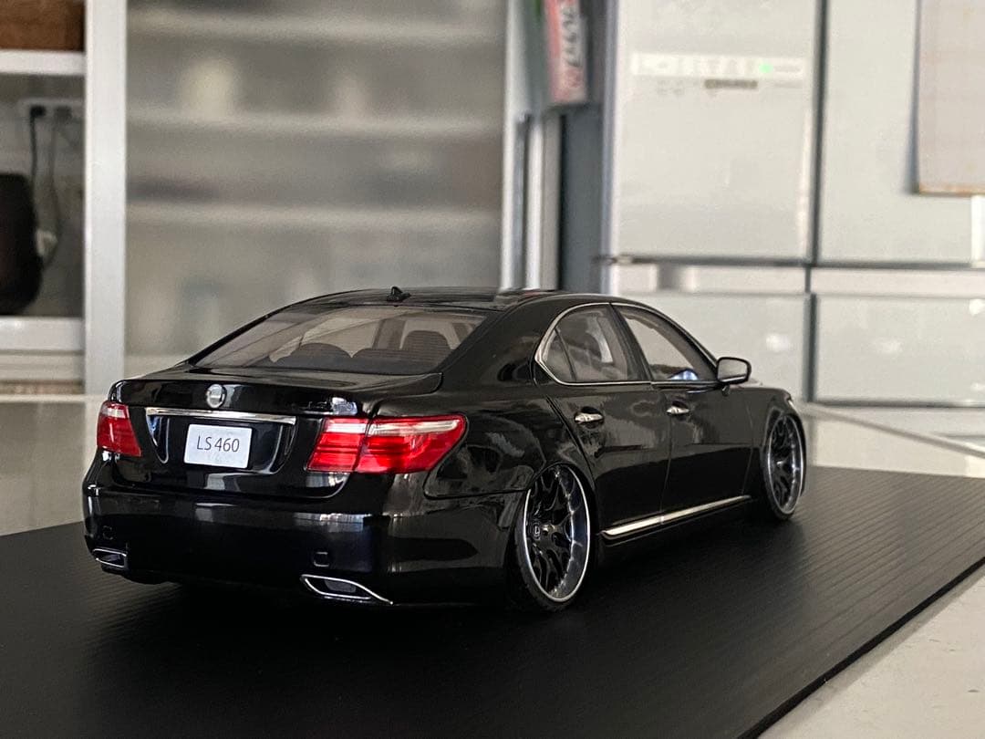 レクサス　LS460 1/18 21インチ　ローダウンカスタム