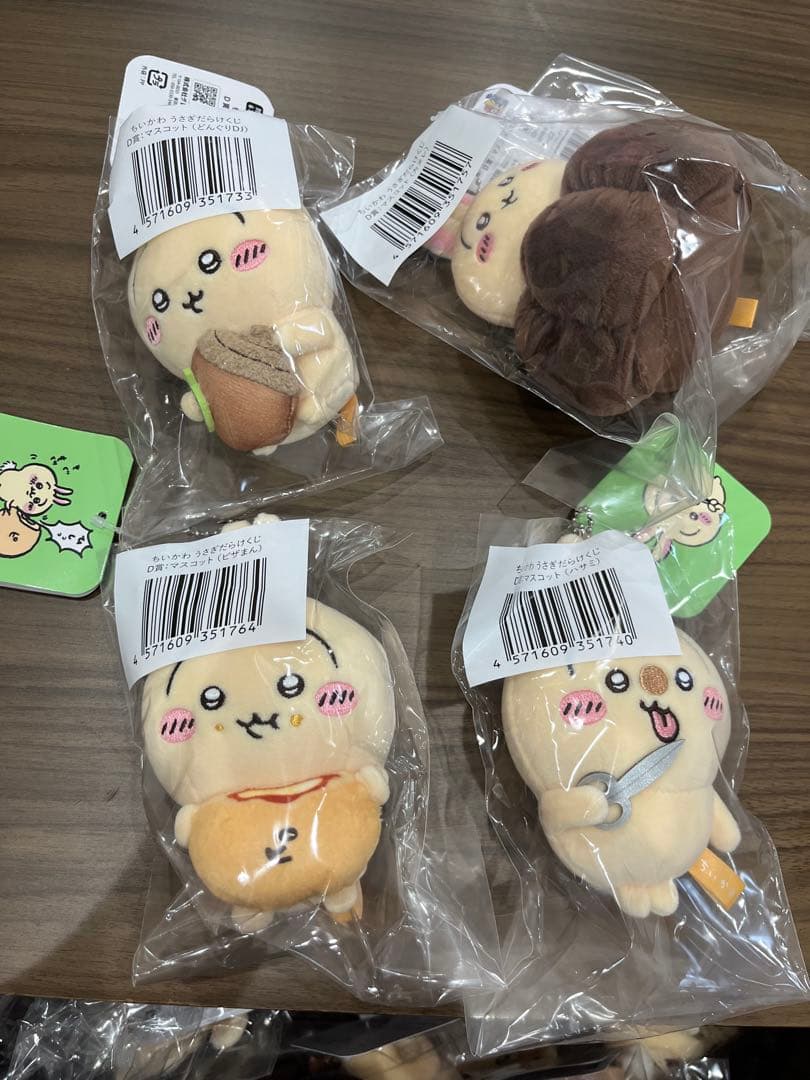 希少品】 忍野忍 八変化 缶バッジ