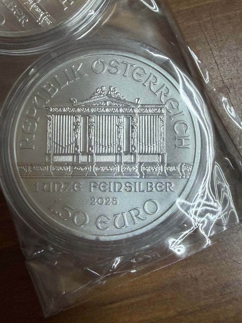 オーストリア ウィーン1オンス銀貨 2025年クリアケース付￼ - メルカリ