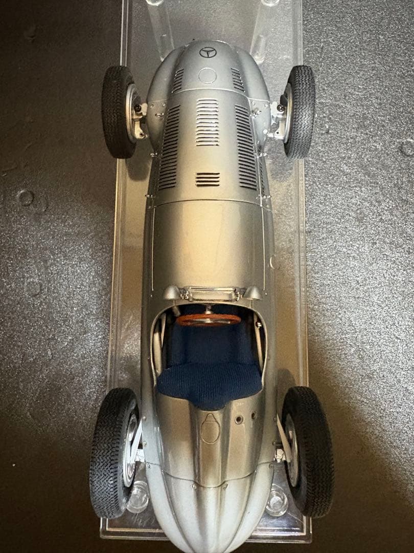 CMC 1/18 メルセデス・ベンツ W165 1939