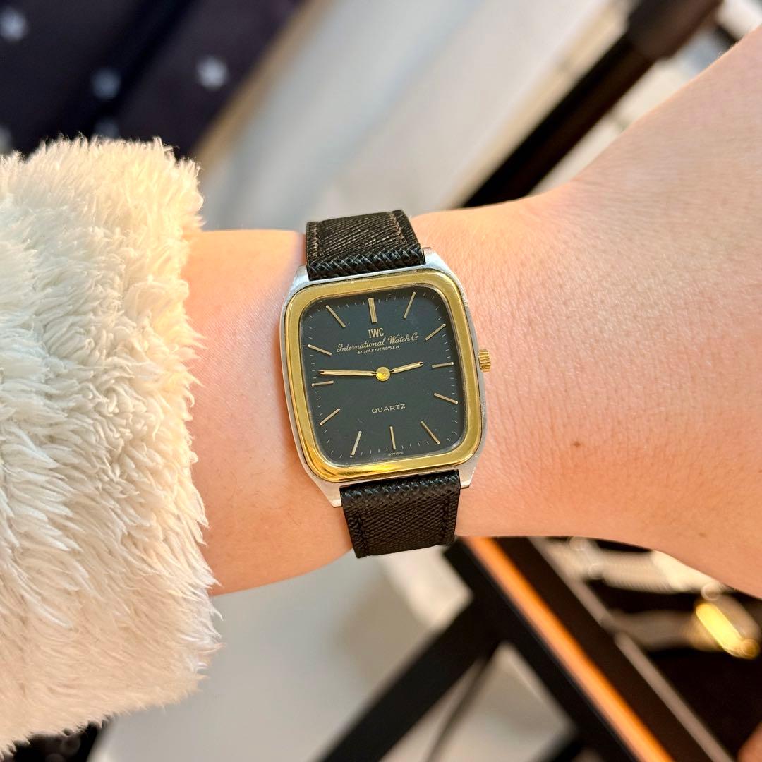 VINTAGE IWC Schaffhausen 黒文字盤 タンク 1980's