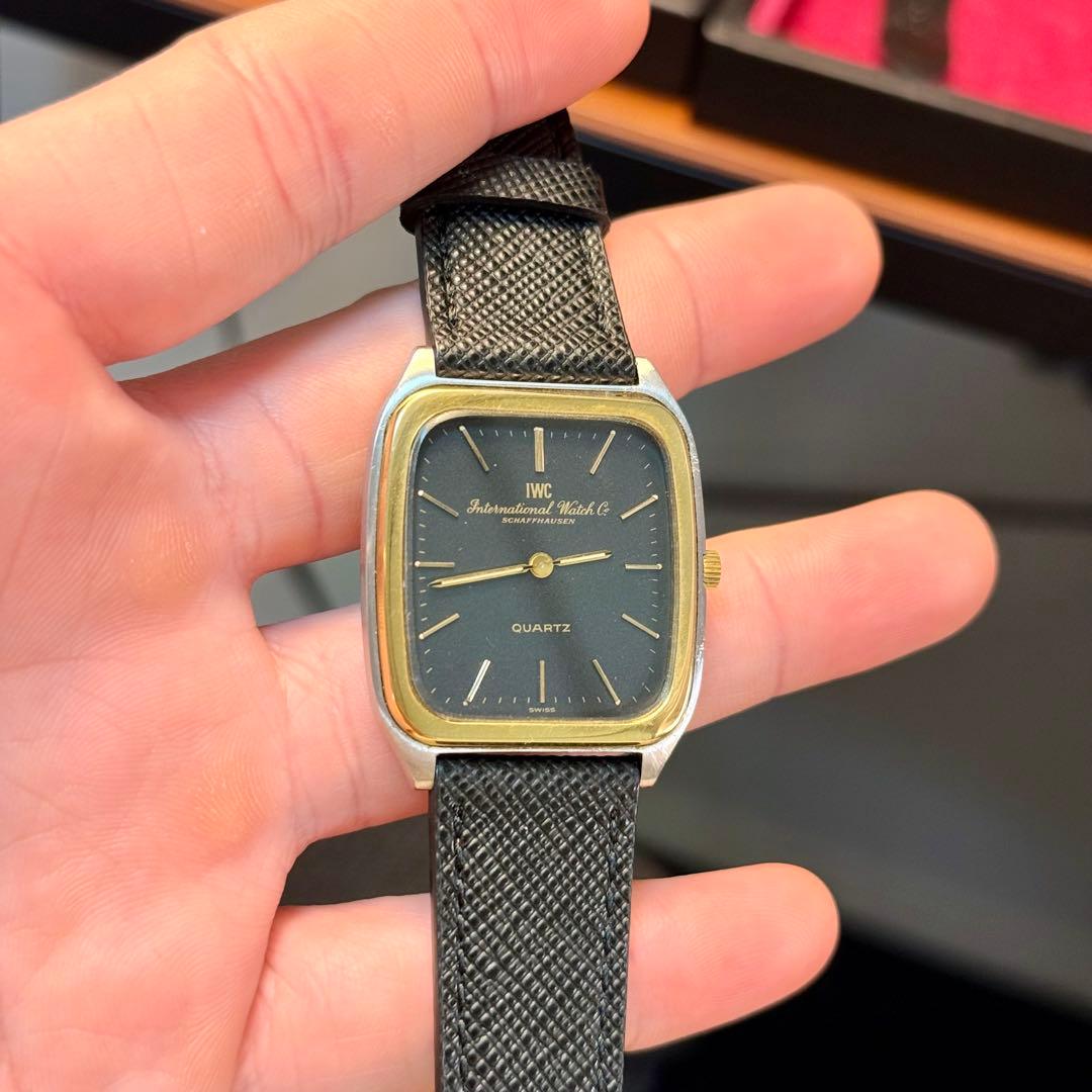 VINTAGE IWC Schaffhausen 黒文字盤 タンク 1980's