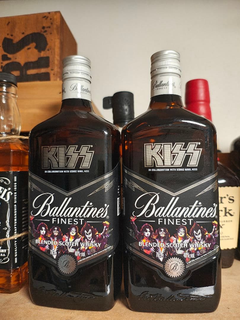 バランタインファイネスト 700ml瓶 アーティストボトル KISS