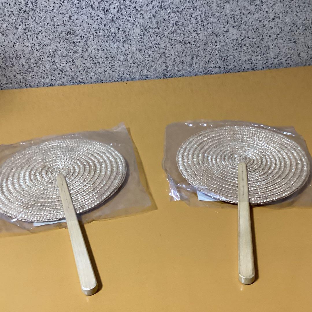 3068ハローキティイグサうちわちょうちょ