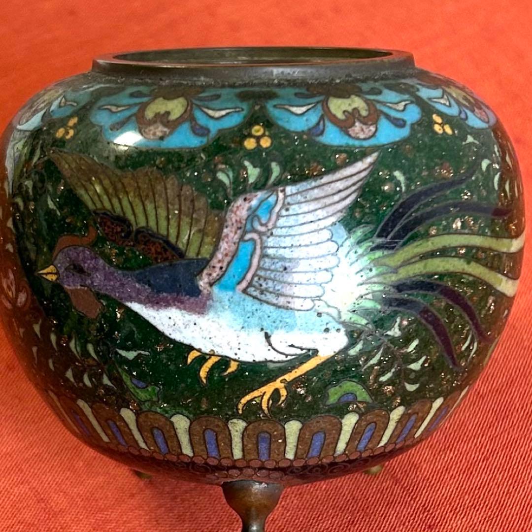 香炉 鳳凰蝶草花文・菊文三つ足有線七宝香炉 香道具 御茶道具 明治時代から伝わる