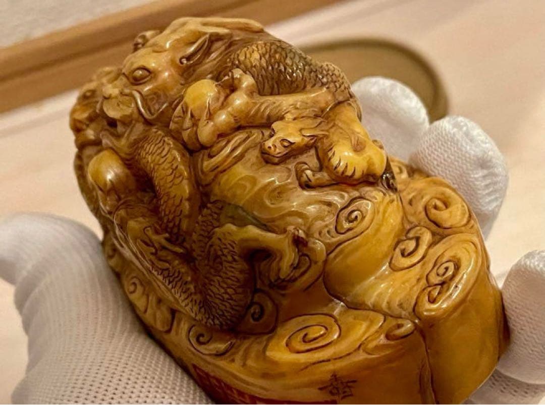 中国古美術・珍蔵箱付・寿山石盤龍極細工彫刻・雍正元年内務