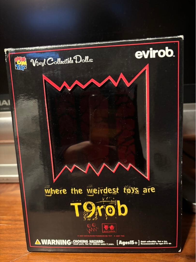 ヴァイナルコレクティブルドールズ　evirob 2007 T9rob