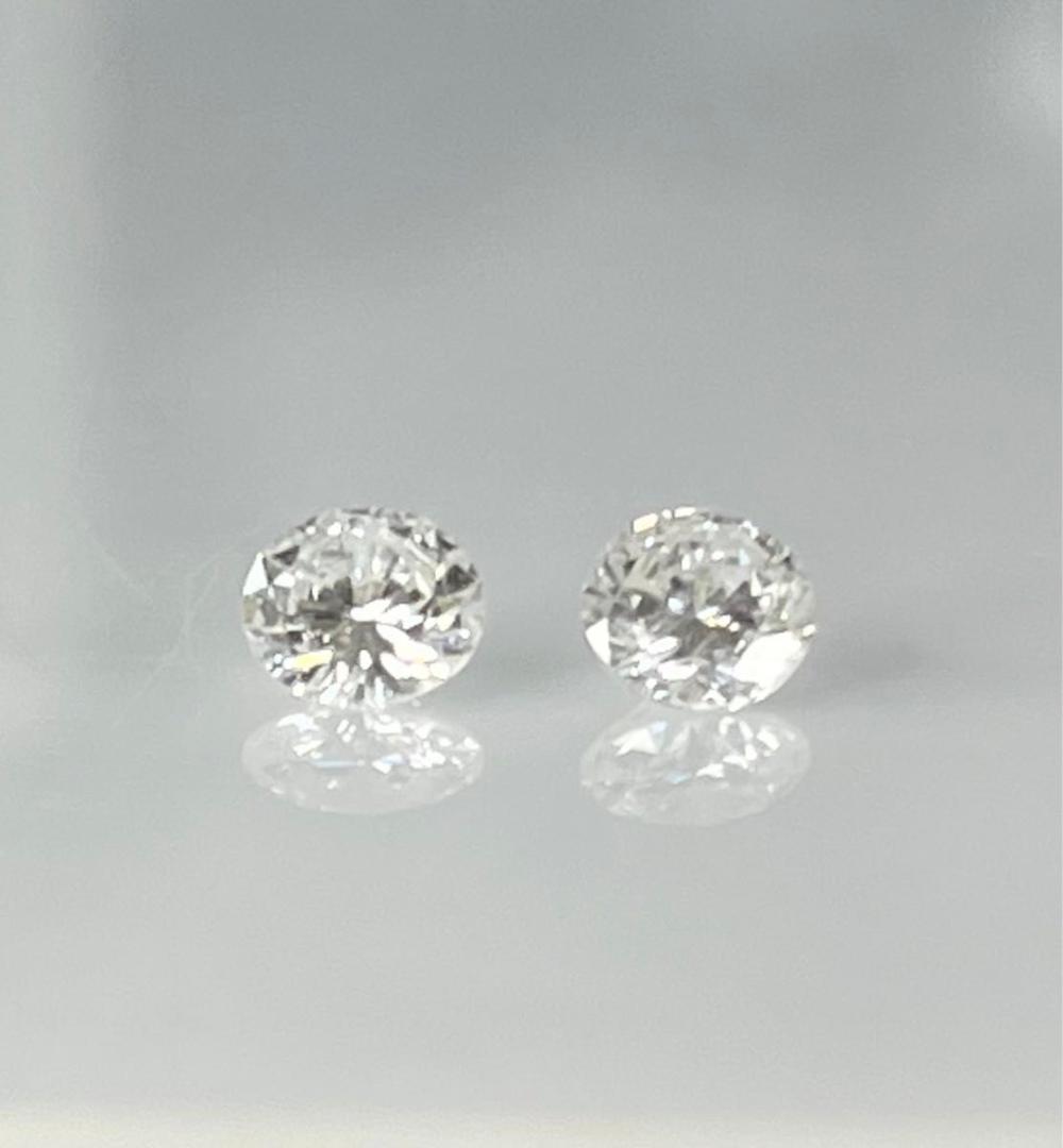 PT天然ダイヤモンドピアス 計0.6ct 鑑定書付き