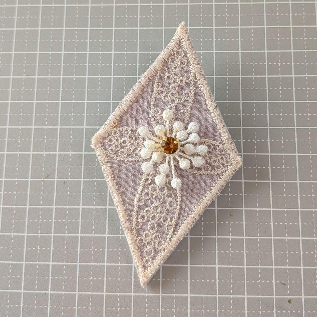 a33 ミナペルホネン アクセサリーハンドメイド ブローチ - メルカリ