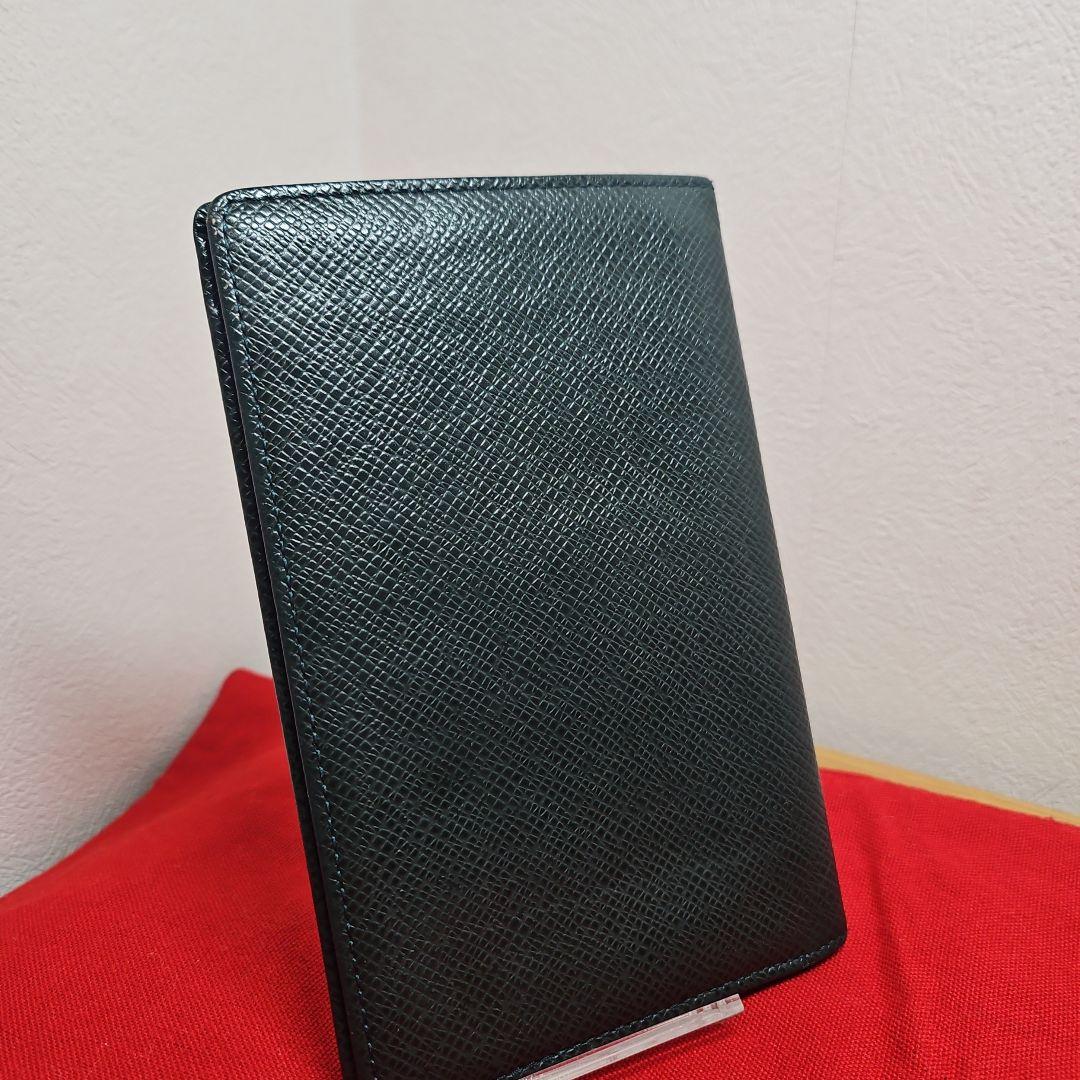 【希少】ルイヴィトン タイガ エピセア 二つ折り財布 パスポートケース グリーン