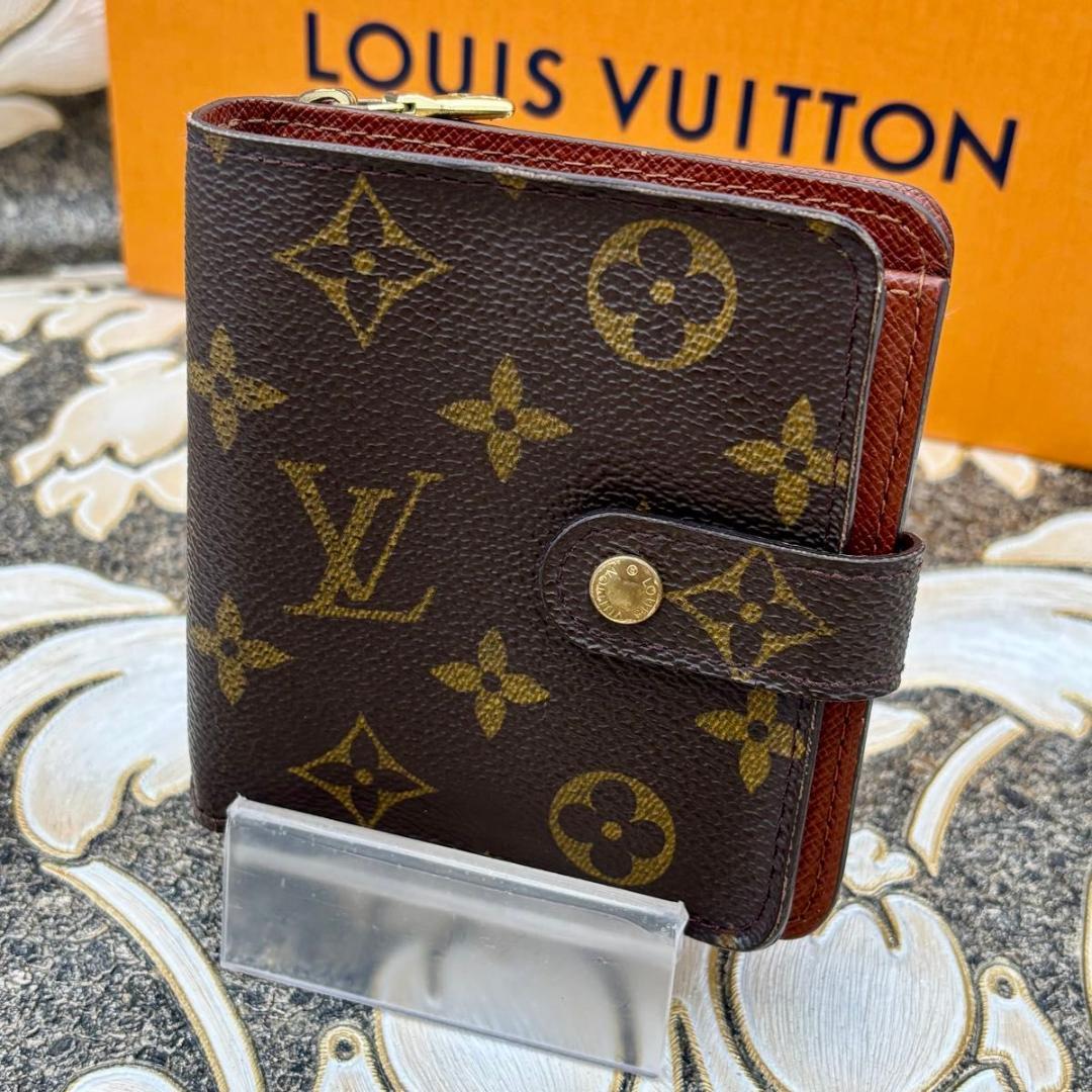 ルイヴィトン モノグラム コンパクトジップ 二つ折り財布 人気 定番