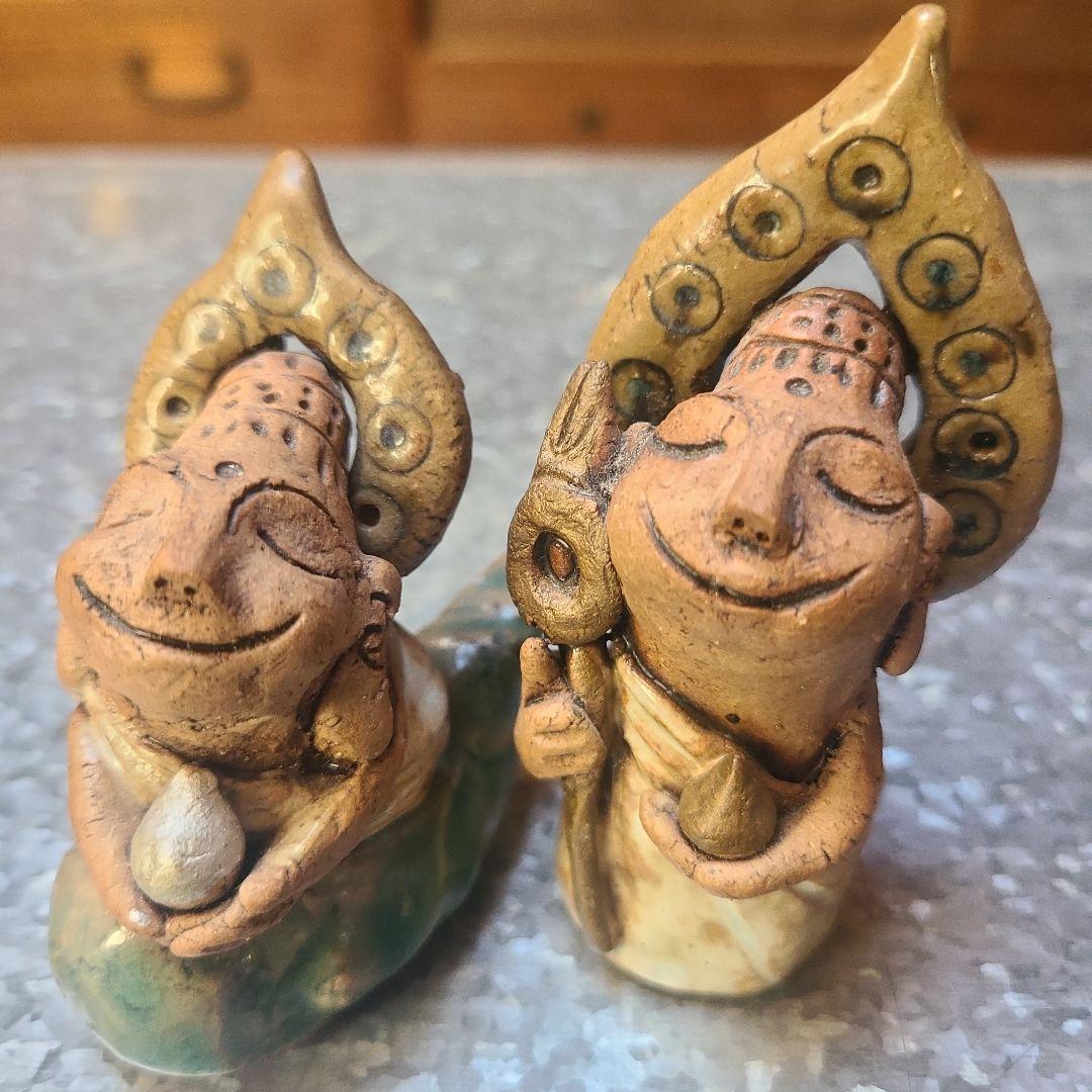 小さな神様　作家モノ　縁起物　雲　珠　タイ　インド　２個セット