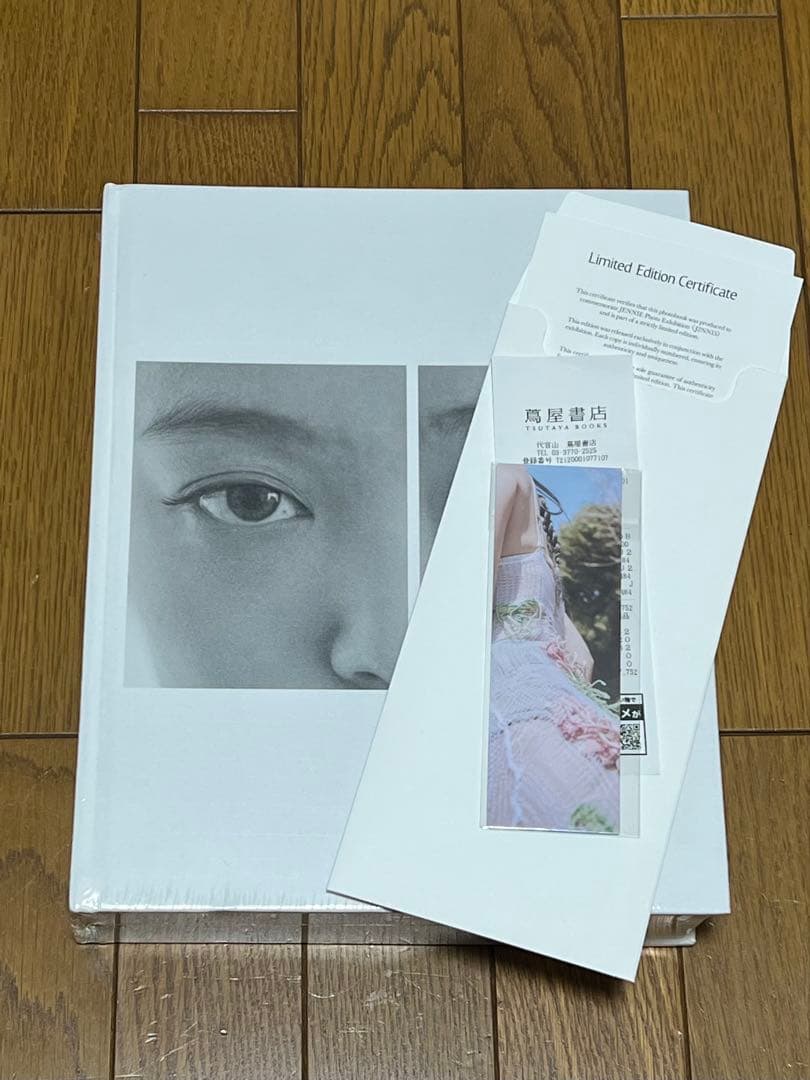 JENNIE photobook - メルカリ