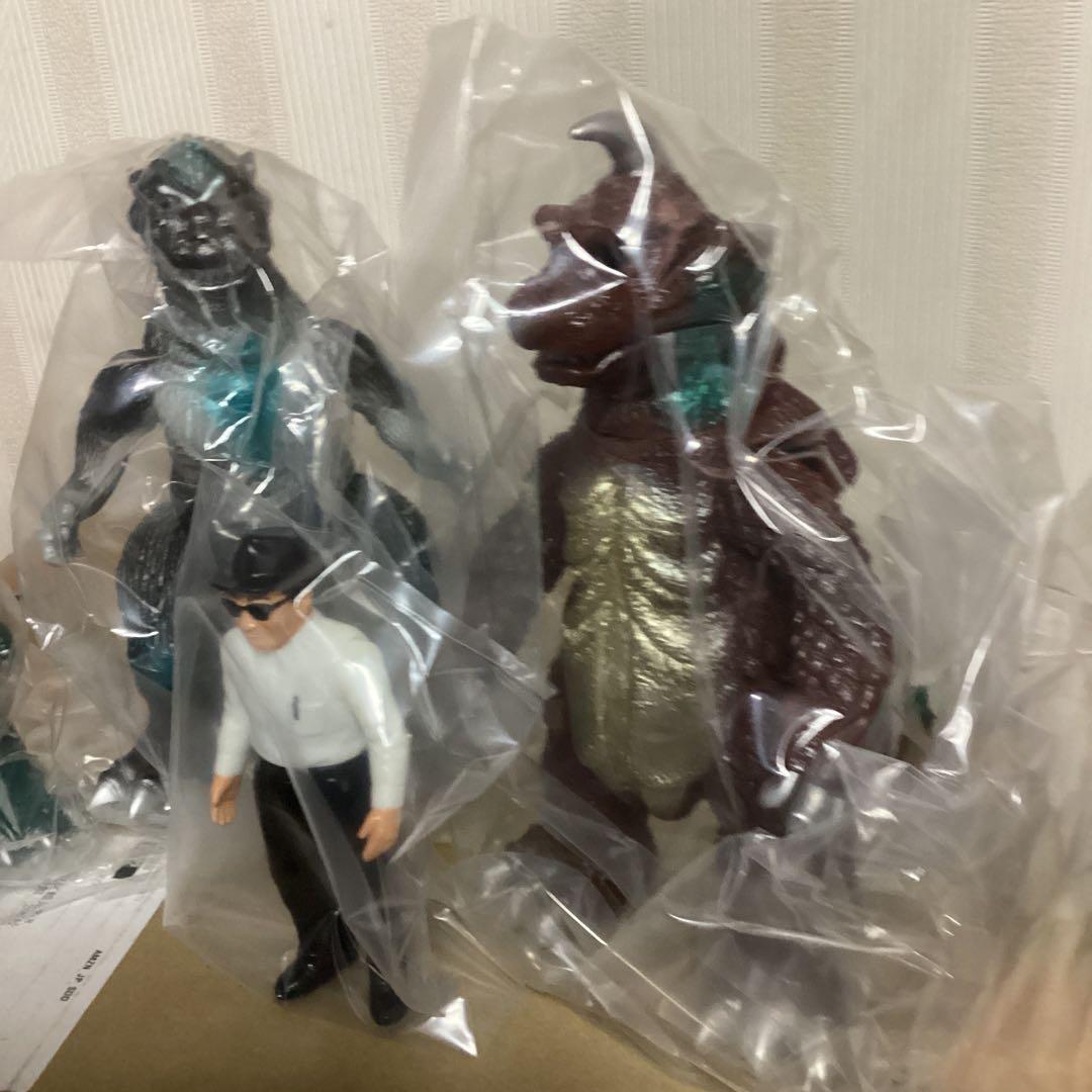 円谷英二生誕100年記念ソフビ　Bセット　円谷英二＆初代ゴジラ＆ゴメス＆ジラース