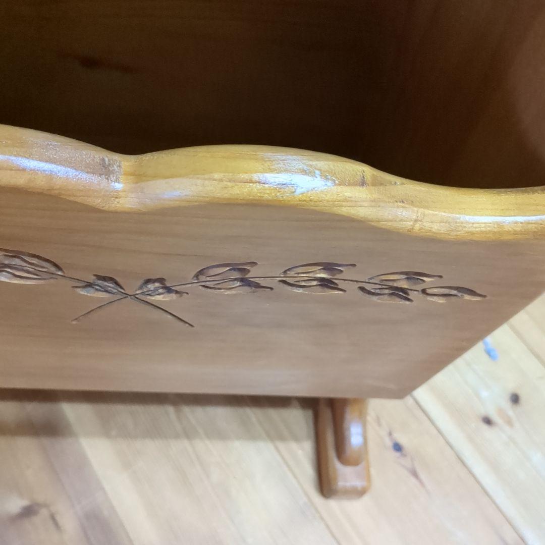 アントステラ　マガジンスタンド付きテーブル