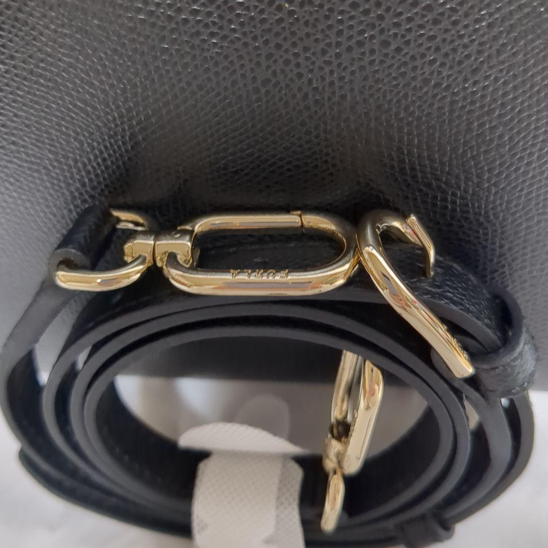 【美品】FURLA ブラック ハンドバッグ ショルダーストラップ付き