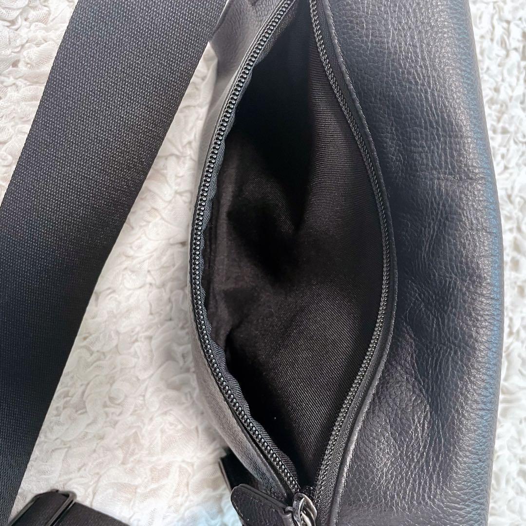 美品✨イアパピヨネ　柄ワイドテープショルダーバッグ　黒 本革　ステッチ　男女