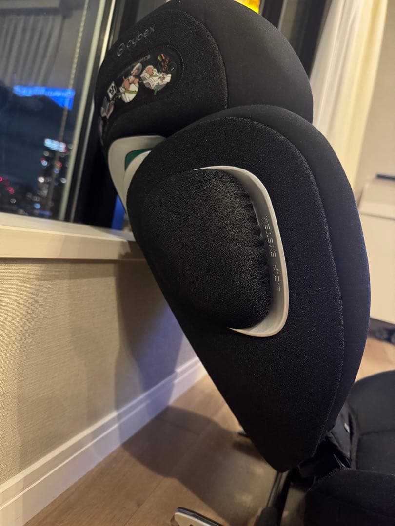 Cybex ブラック チャイルドシート ヘッドサポート付き