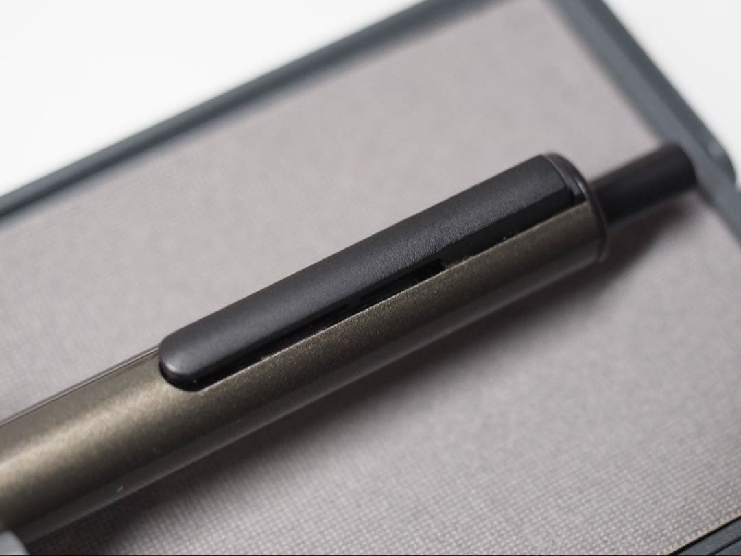 ラミースイフト アンスラサイト