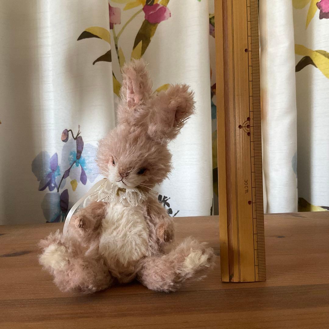国内作家様ハンドメイド　ピンクの可愛いウサギさん