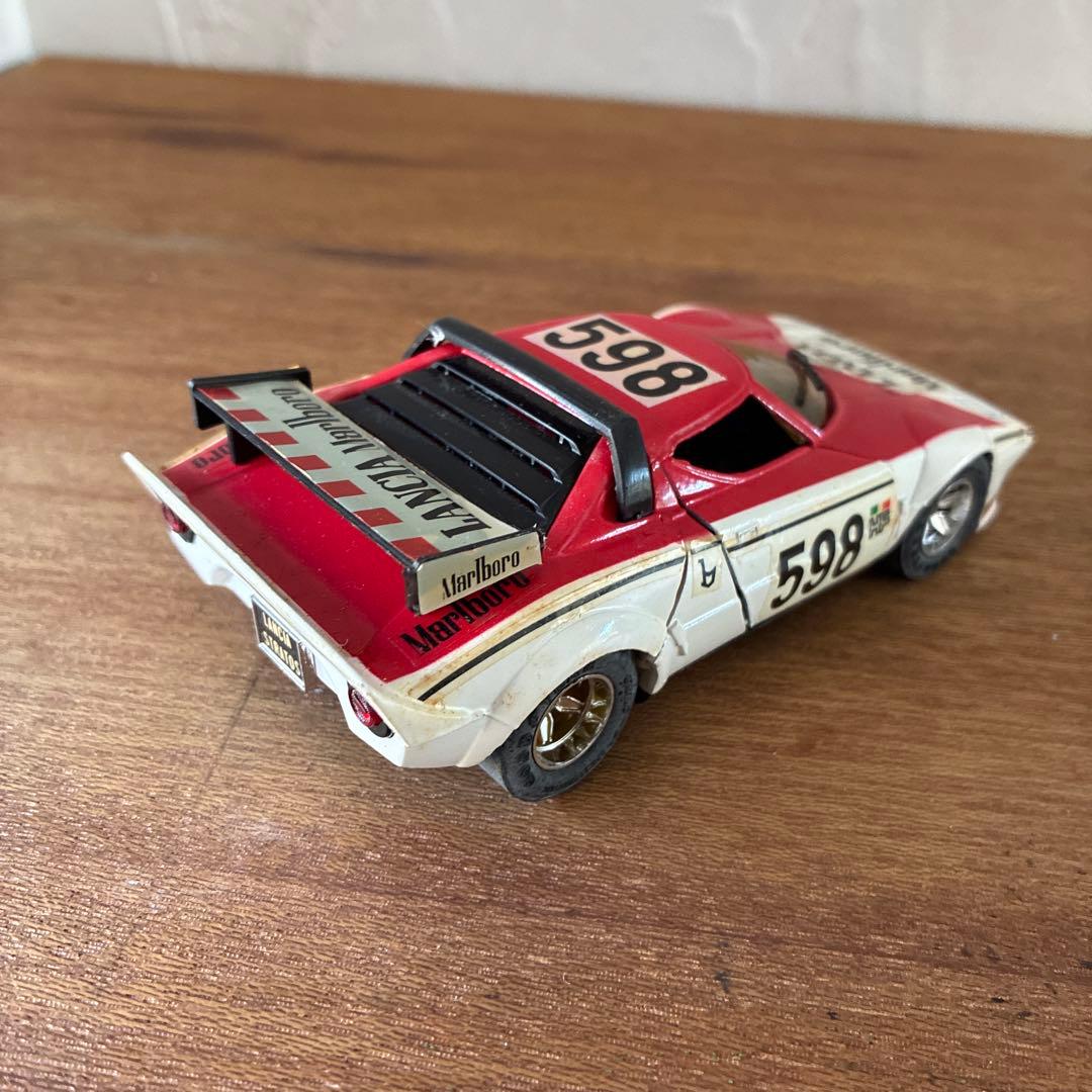 永大グリップの1/28スケール、ランチア・ストラトスのミニカー