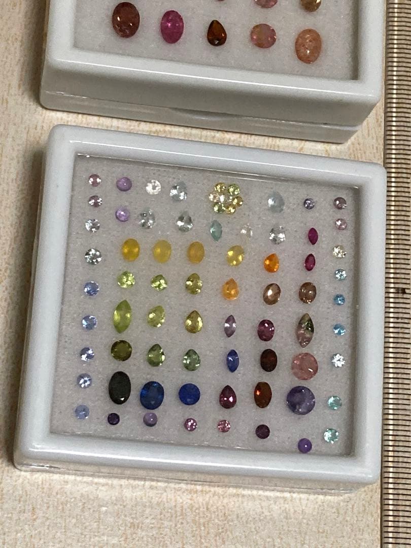 ルース　100個セット（ケース付）天然石　宝石　ジュエリー