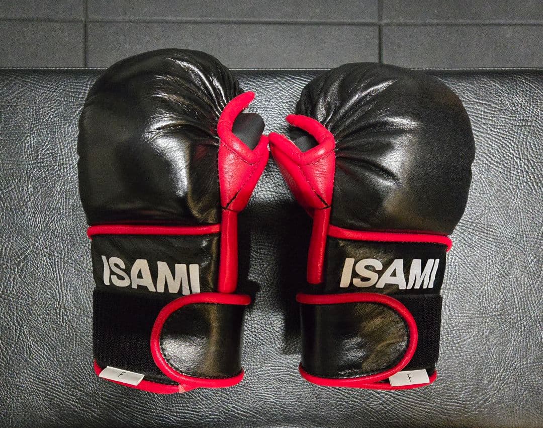 イサミ ISAMI パウンドグローブ ブラック オープンフィンガーグローブ