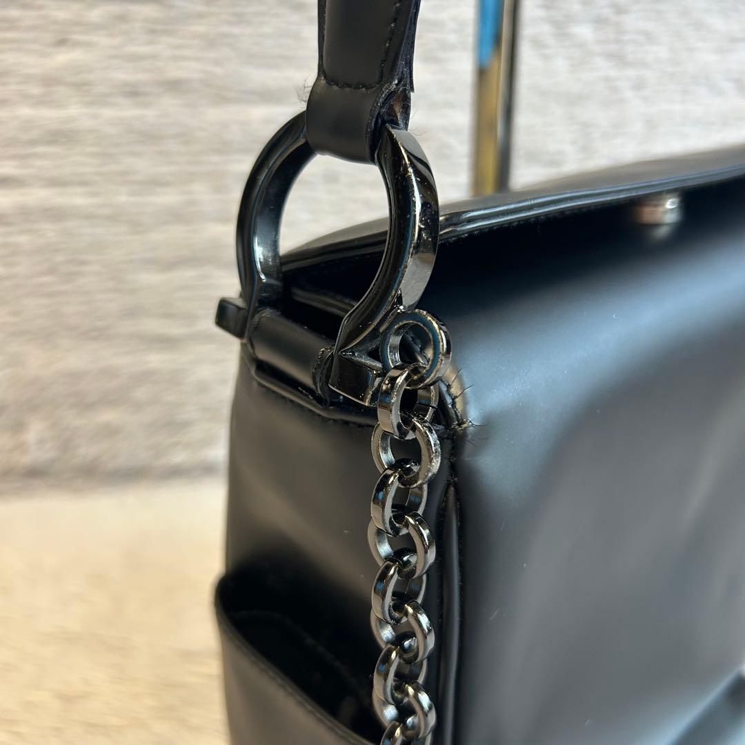 FERRAGAMO フェラガモ　ガンチーニ　ハンドバッグ　レザーバッグ　ポーチ付