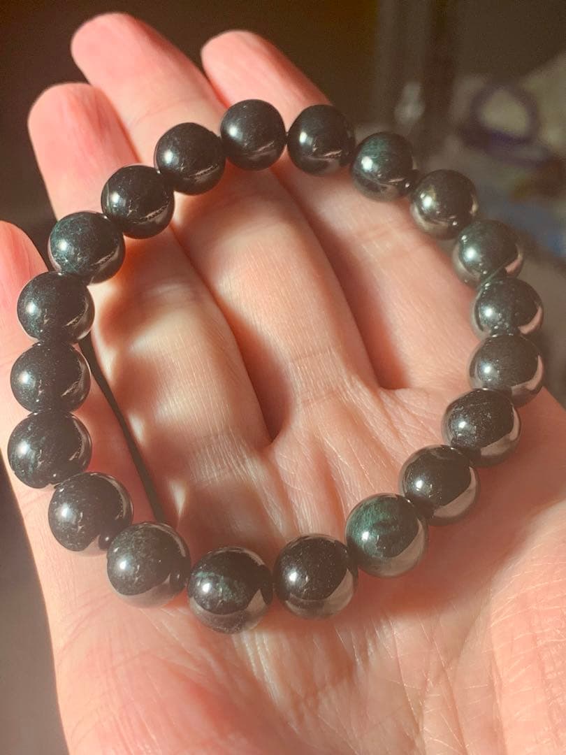 極上の糸魚川黒翡翠ブレスレット　上質黒ひすい　ヒスイ　翡翠　ヒーリング　根付 極上の糸魚川黒翡翠ブレスレット 上質黒ひすい ヒスイ 翡翠 ヒーリング