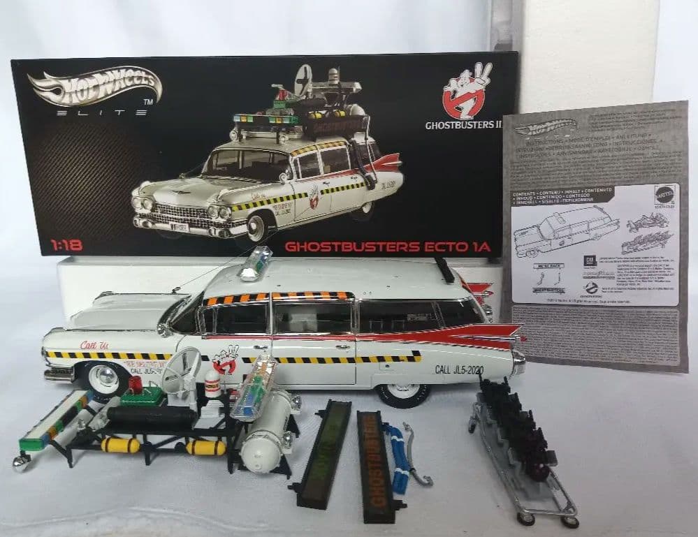PYOMARO　Hot Wheels 1/18 Ecto-1A