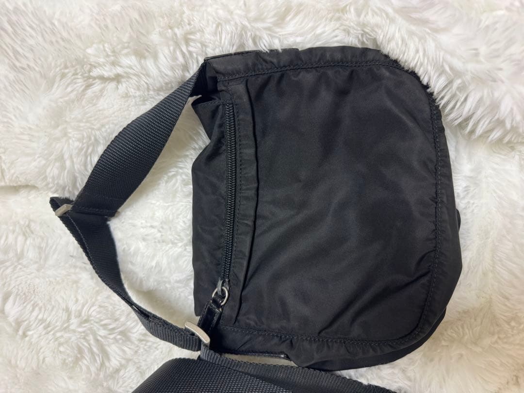 PRADA ブラック ショルダーバッグ