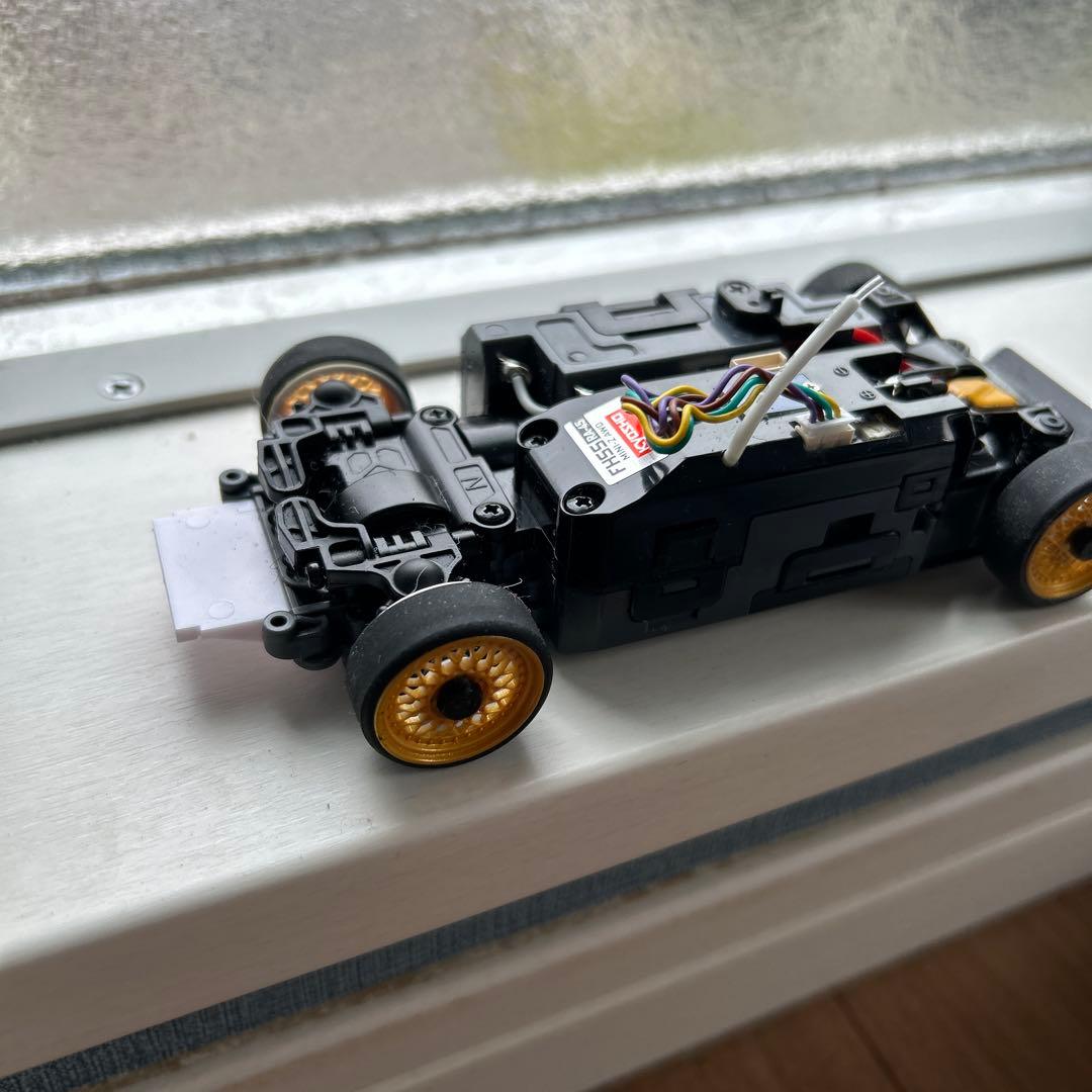 京商　ミニッツAWD シャシ＋ボディ