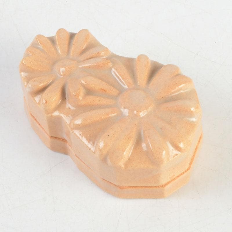 茶道具　萩焼　泥華窯造　坂田泥華　花香合　共箱　V　9729