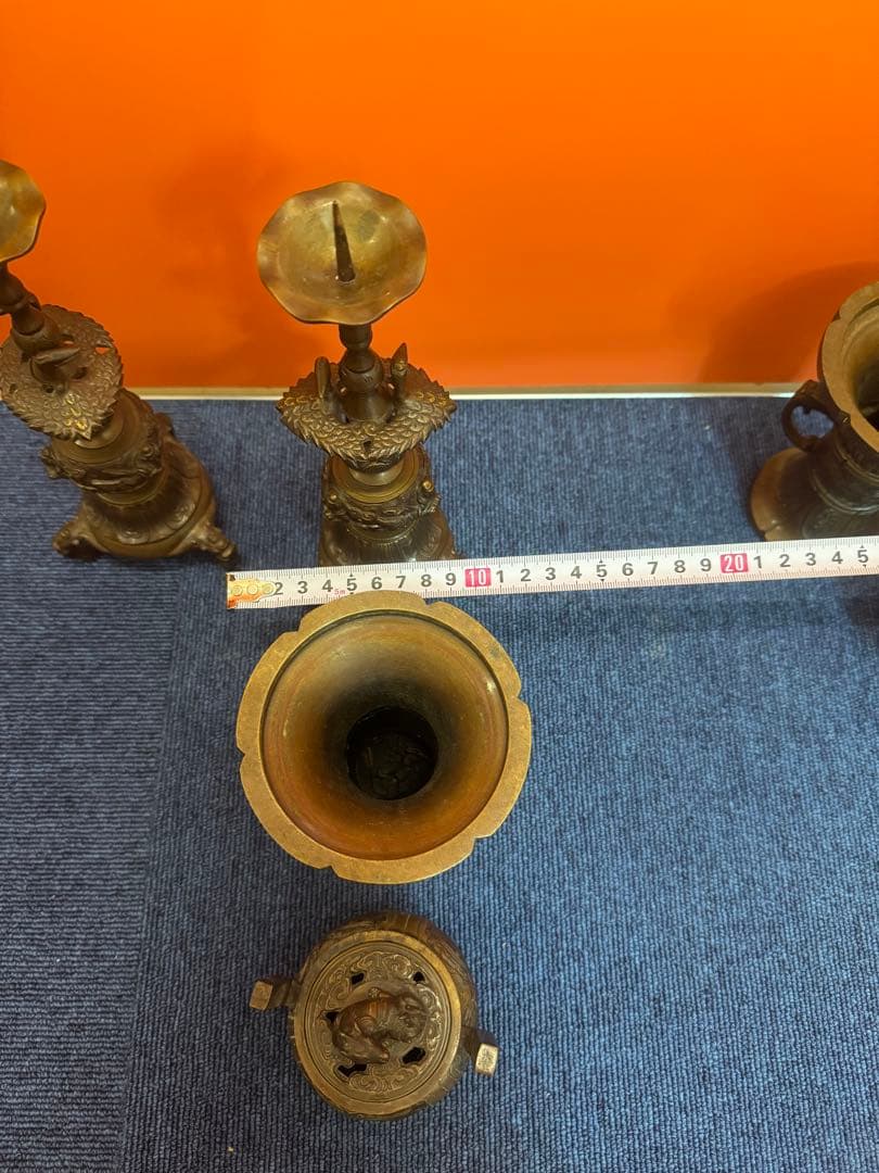 1904  春甫造　古銅　仏具 木瓜菖蒲型五具足　火立2客　花立2客　香炉1客