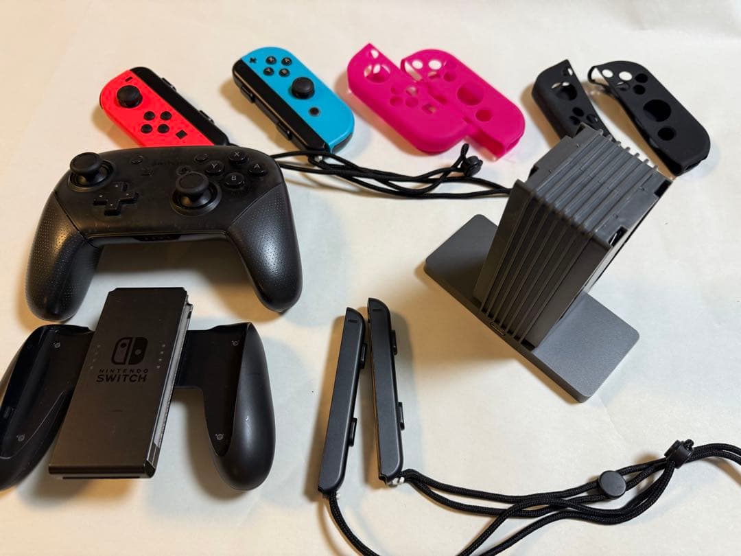 ニンテンドースイッチ　本体　ソフト2本　付属品(プロコン×2)