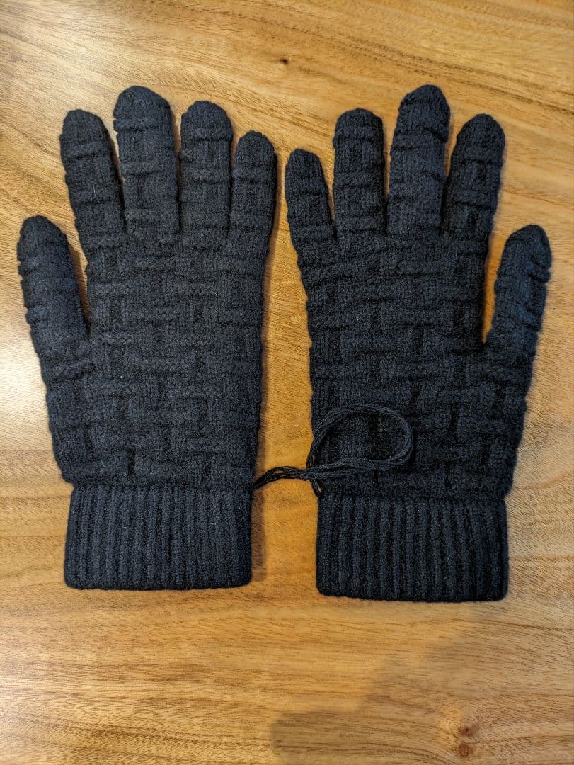 エルメス HERMES 黒 ニット 手袋 編み込みデザイン