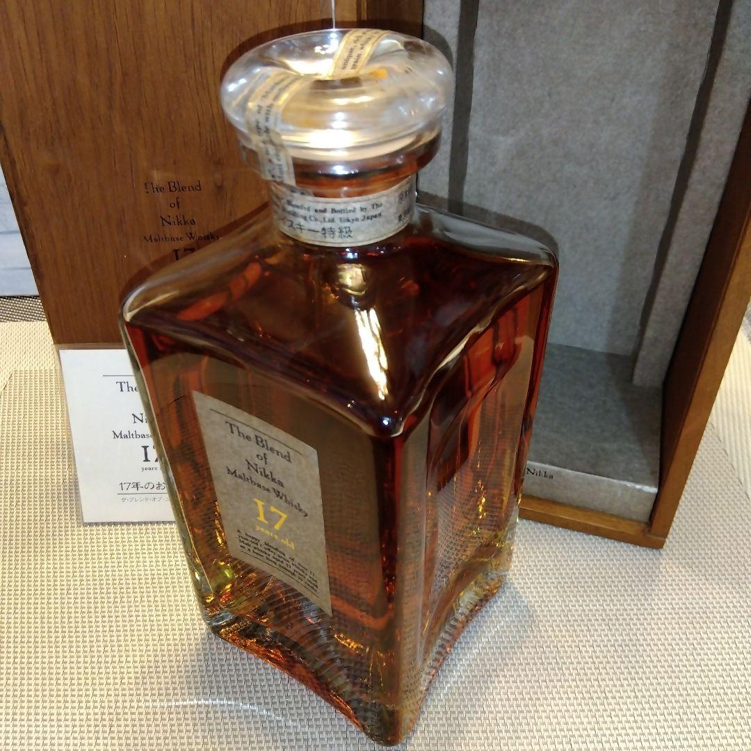 ☆ 特級 ザ・ブレンドオブニッカ17年(金文字) 化粧木箱、小冊子付