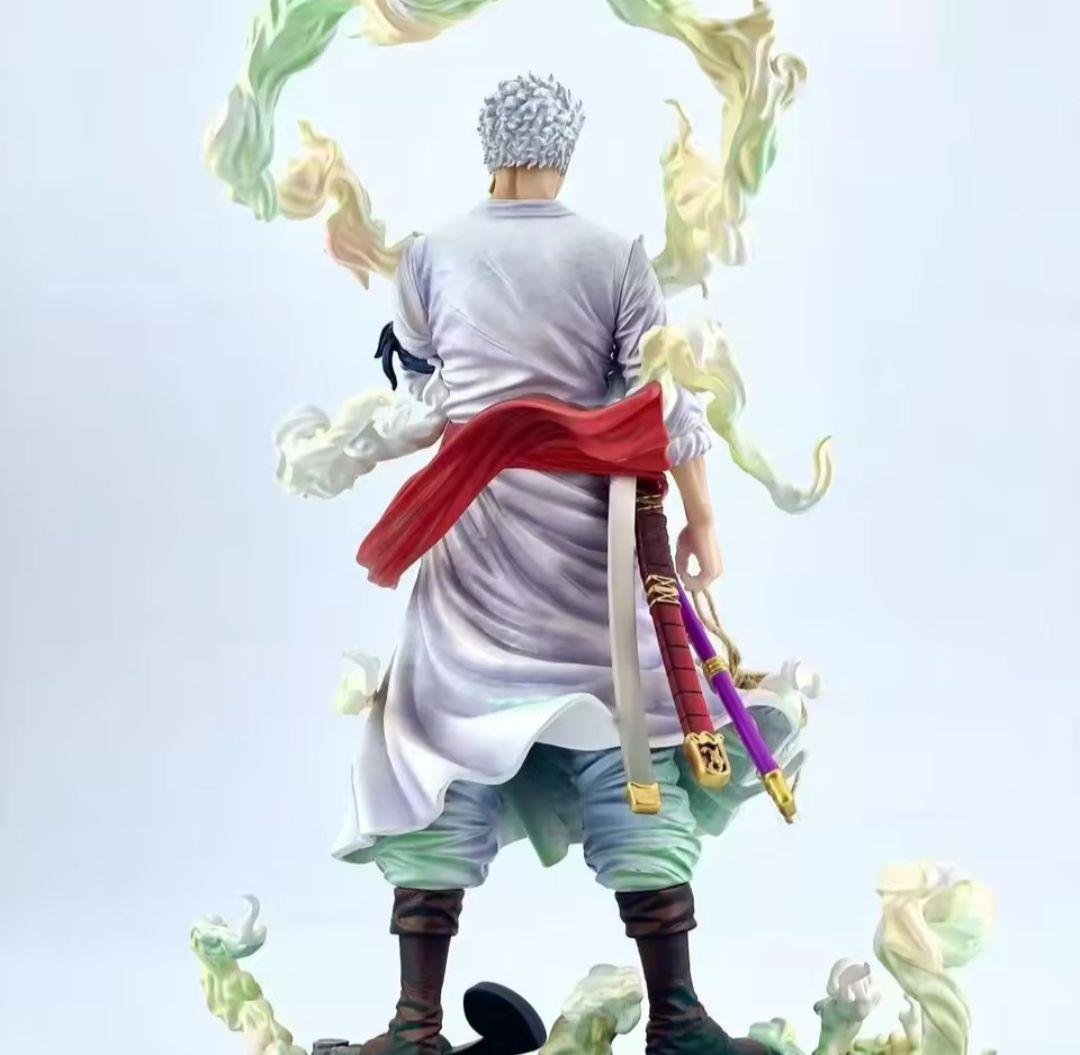 ワンピース　ゾロ　白　フィギュア