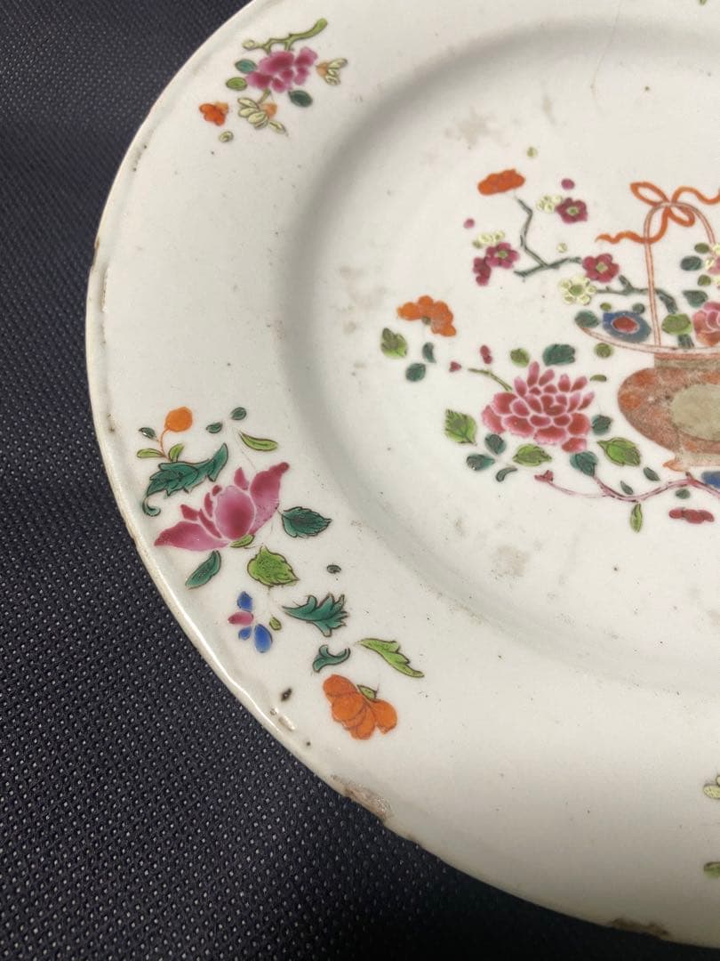 中国古美術品　清の乾隆時代　粉彩中皿　本物保証　23cm