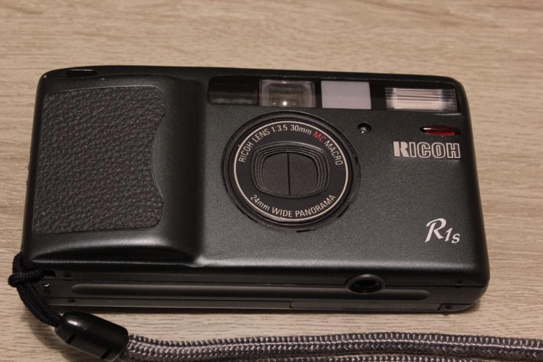 極美品】RICOH R1s グリーン リコー フィルムカメラ - メルカリ